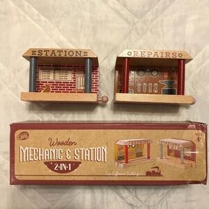 Conductor Carl wooden Mechanic & Station 2 in 1 tracks